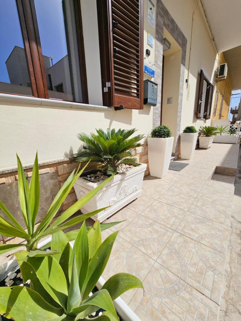 Perla Del Sud - Guest House LMP Eksteriør billede